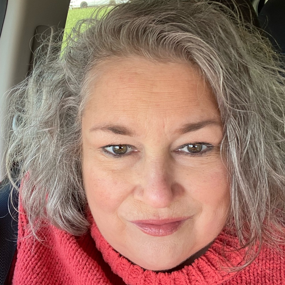 Meet your Posher, Cynthia